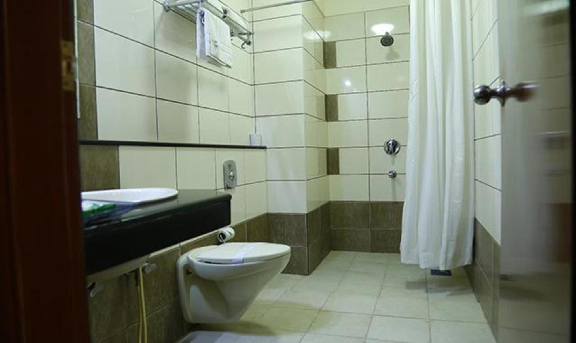 Fabhotel Prime Chennai Deluxe מראה חיצוני תמונה