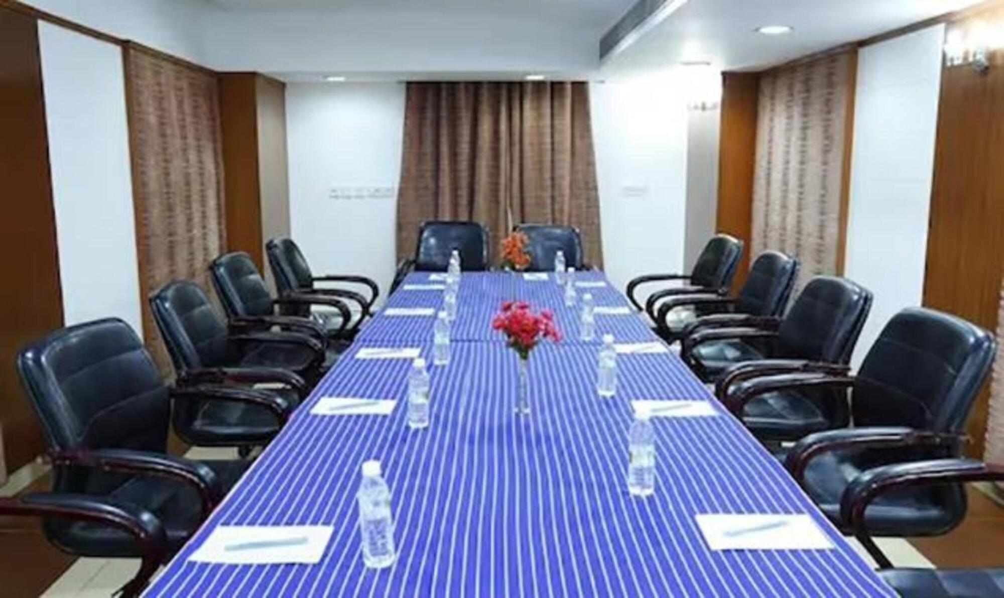 Fabhotel Prime Chennai Deluxe מראה חיצוני תמונה