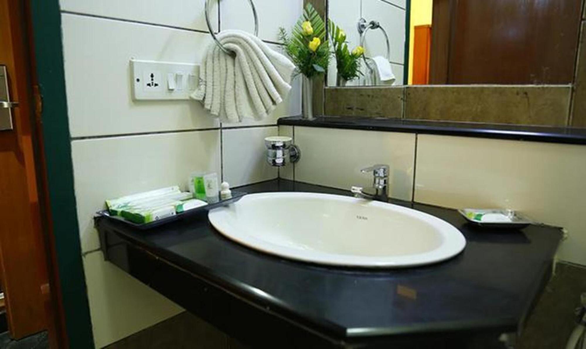 Fabhotel Prime Chennai Deluxe מראה חיצוני תמונה